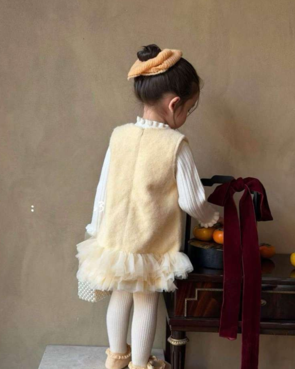 兩件套！奶黃蝴蝶結珍珠拚紗毛呢洋裝(兩件套) 