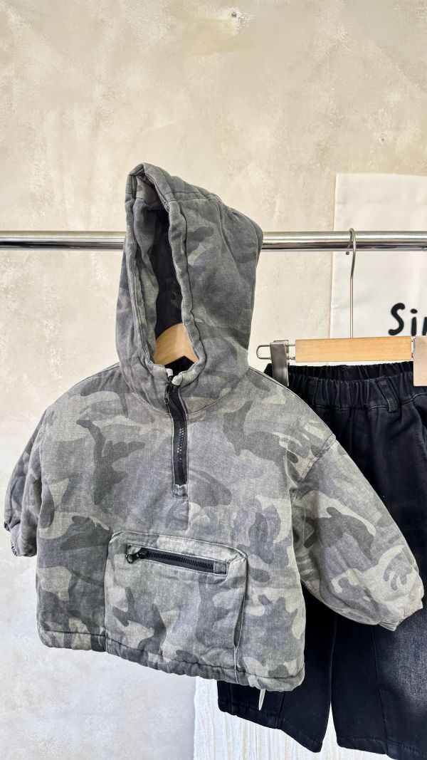 迷彩夾棉連帽帥氣拉鏈口袋防風抽繩上衣 