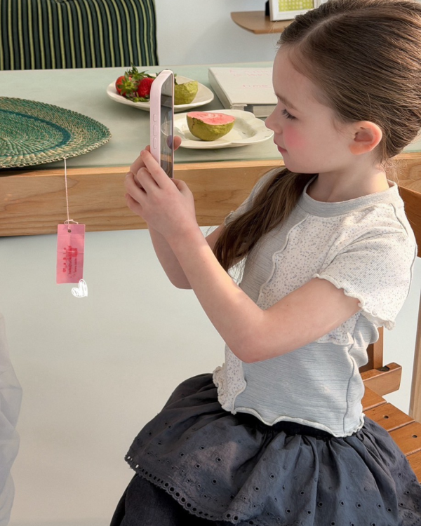 碎花拼接木耳邊上衣 