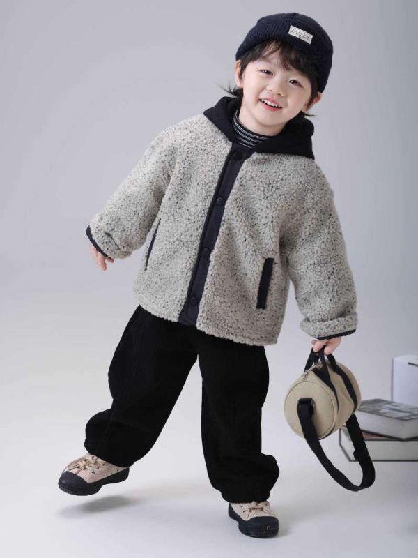 異材質拼接日系毛毛連帽外套 