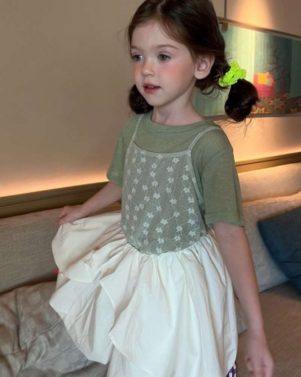 兩件套！蕾絲繡花背心短袖Ｔ套裝 