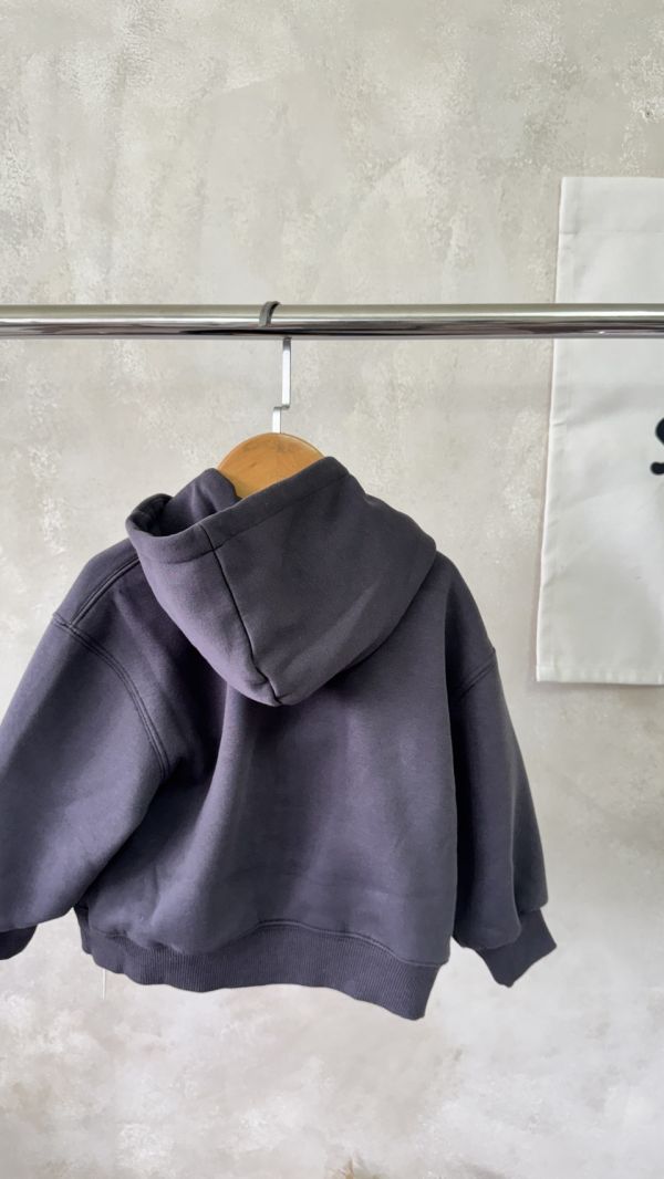 運動撞色繫帶加絨帽T(本人是深灰色) 