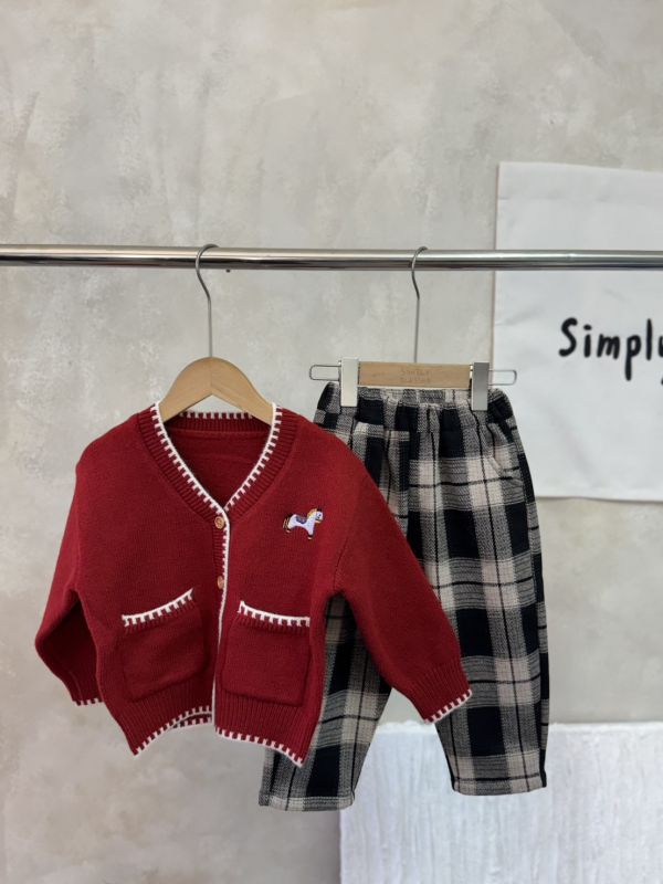 男女同款！小馬撞色縫線鉤花針織上衣/外套 