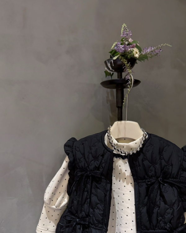 法式精緻刺繡蝴蝶結鋪棉拉鍊背心 