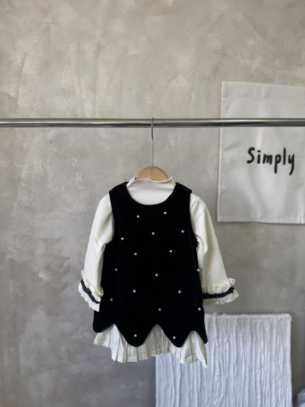 兩件套！質感珍珠荷葉邊連身裙木耳邊內搭上衣套裝 