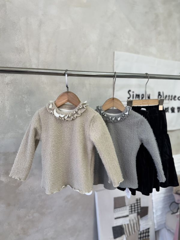 溫柔系～羽毛花邊薄加絨上衣(貼身版型可帶大) 