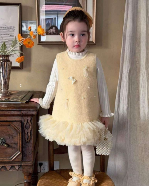 兩件套！奶黃蝴蝶結珍珠拚紗毛呢洋裝(兩件套) 