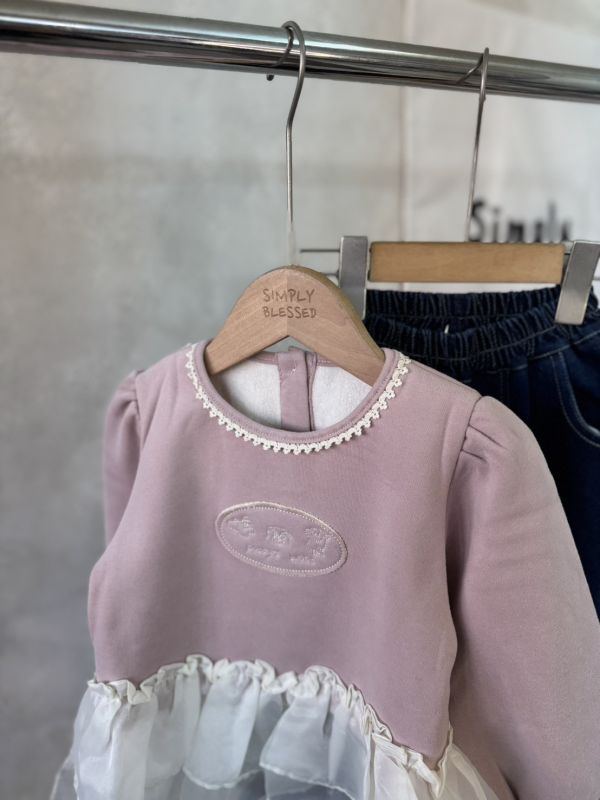 花邊宮廷袖拼接荷葉邊薄絨上衣 