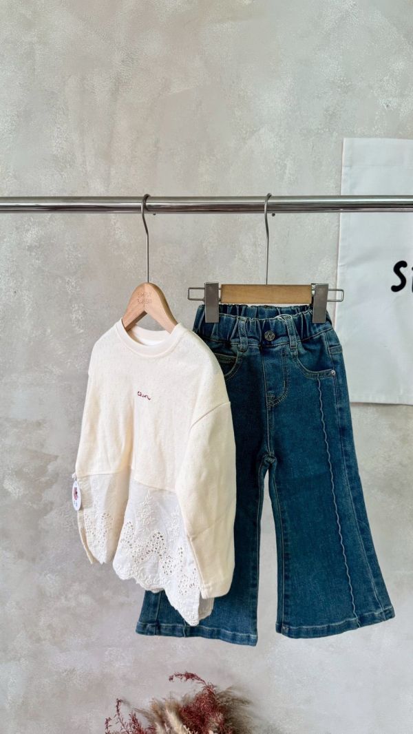 氣質蕾絲拼接刺繡上衣 