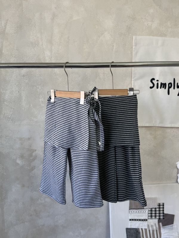 兩穿法！綁帶屁簾條紋休閒薄絨長褲 