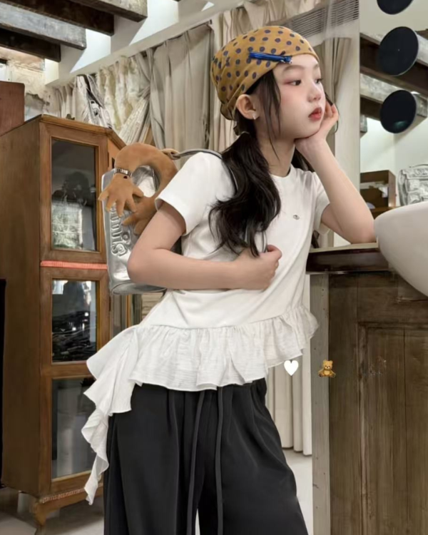 歐尼花邊長波浪擺短T 