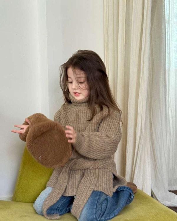 歐尼綁帶開叉高領針織毛衣 