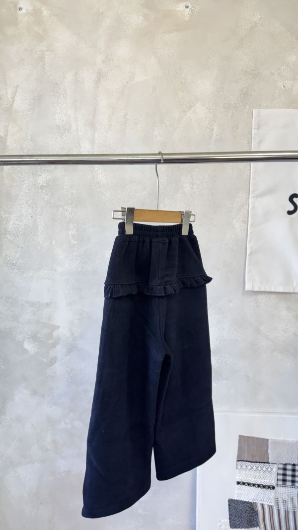 立體小襯裙直筒褲 