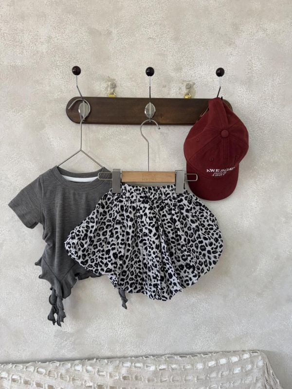有點辣超立體豹紋花苞短褲 