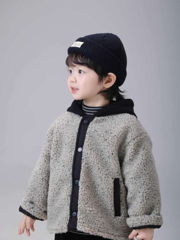 異材質拼接日系毛毛連帽外套 