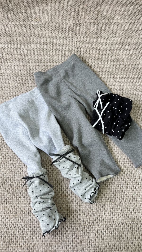 兩穿！木耳邊純色加絨內搭長褲(含蝴蝶結襪套) 