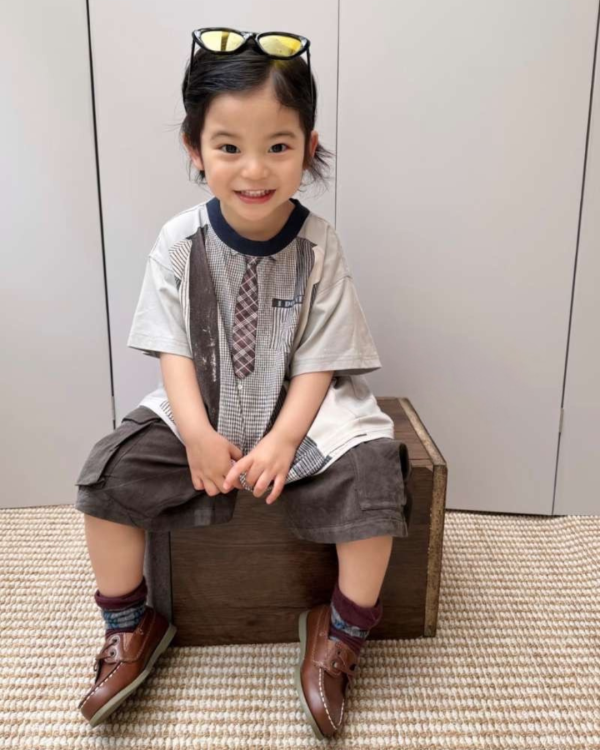 一件又一件格子印花短 T 