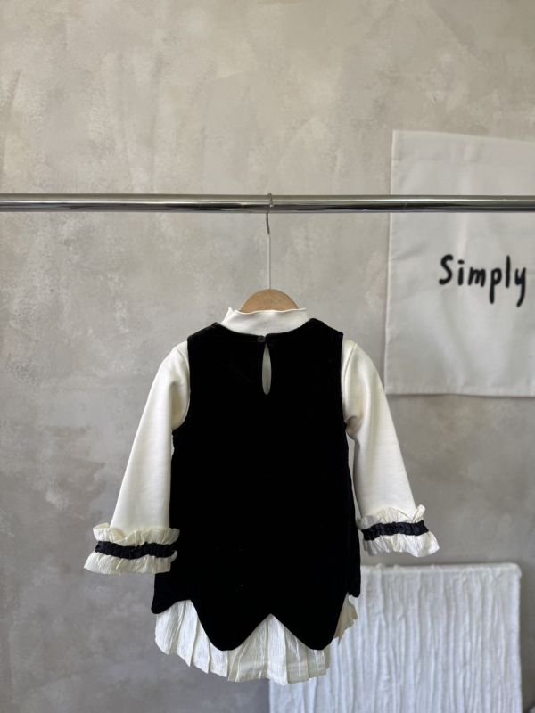 兩件套！質感珍珠荷葉邊連身裙木耳邊內搭上衣套裝 