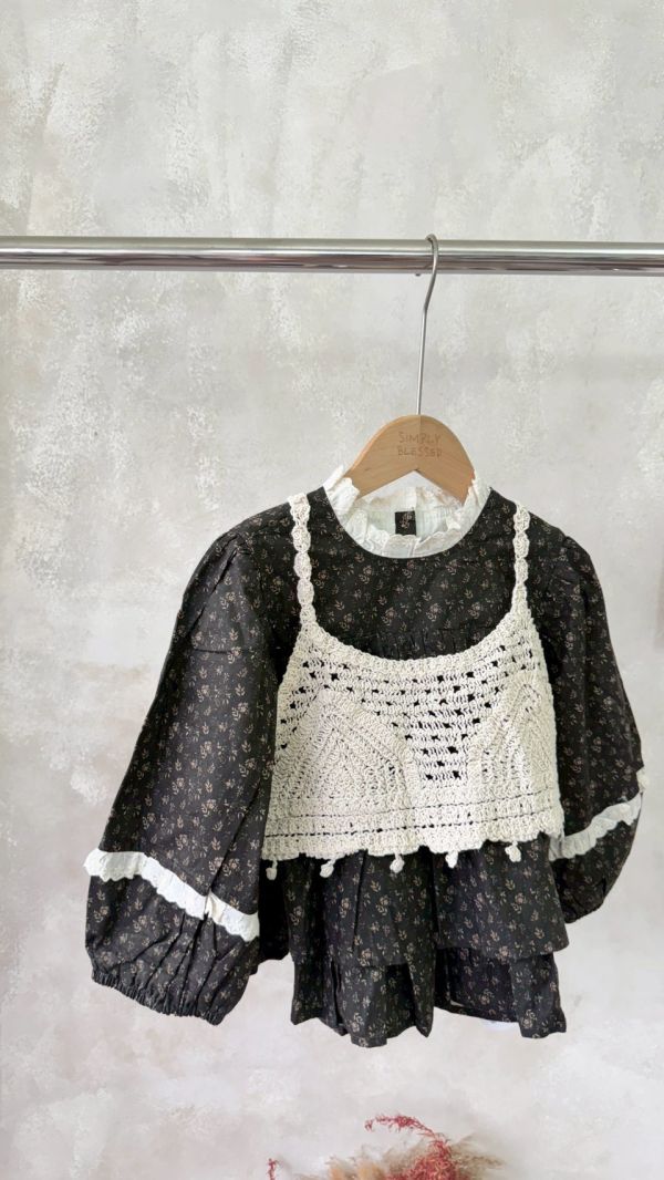 兩件套！森系碎花蛋糕層次上衣針織鉤花疊搭背心套裝 