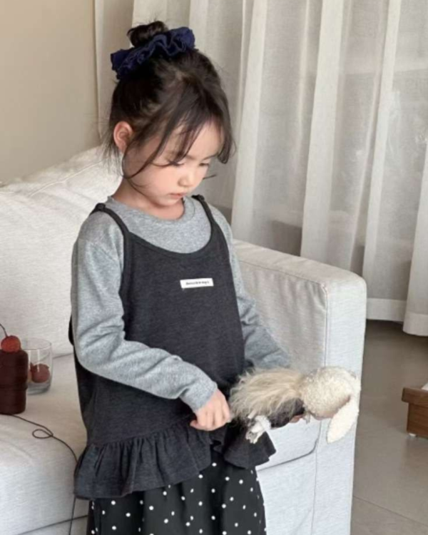 兩件套！不收邊純色內搭上衣可調節磨毛荷葉邊背心套裝 