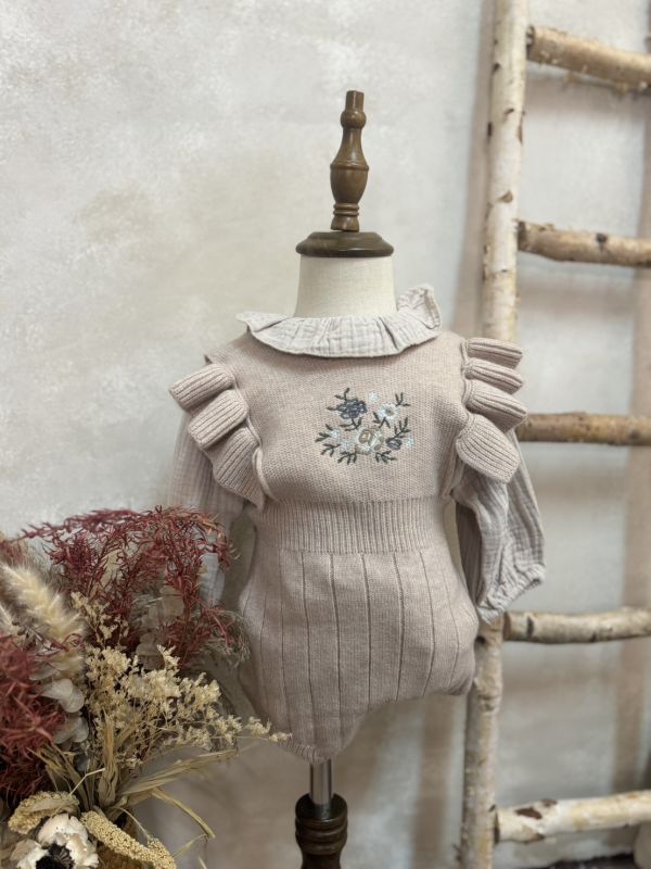 針織刺繡花邊背心包屁衣 