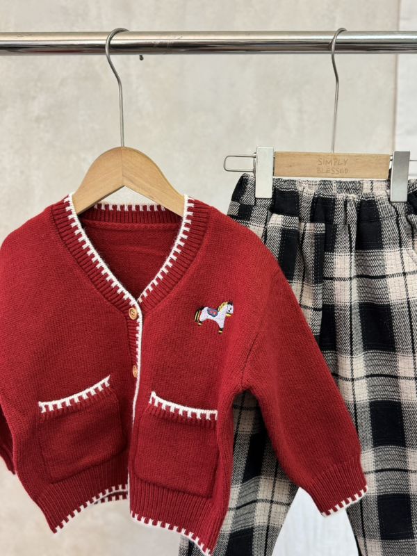 男女同款！小馬撞色縫線鉤花針織上衣/外套 