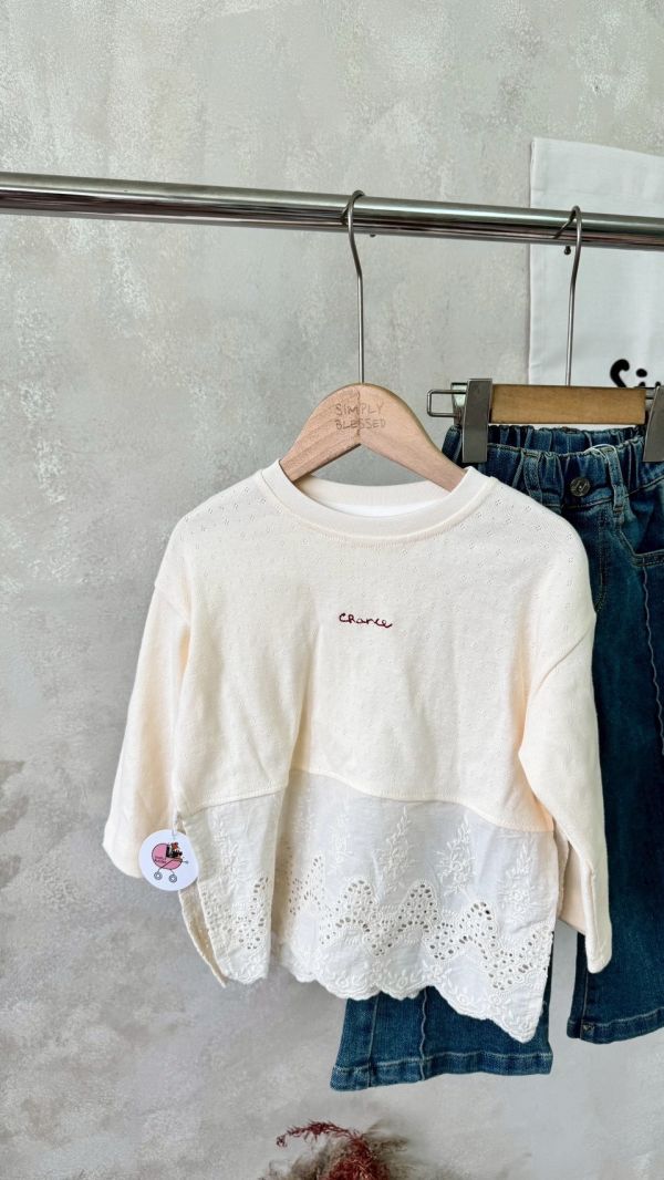 氣質蕾絲拼接刺繡上衣 