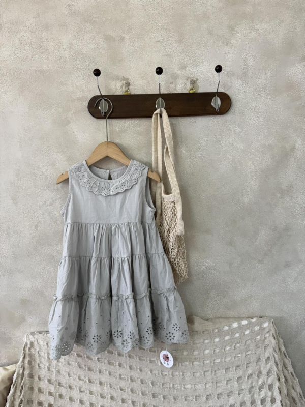 精緻蕾絲花邊洋裝 