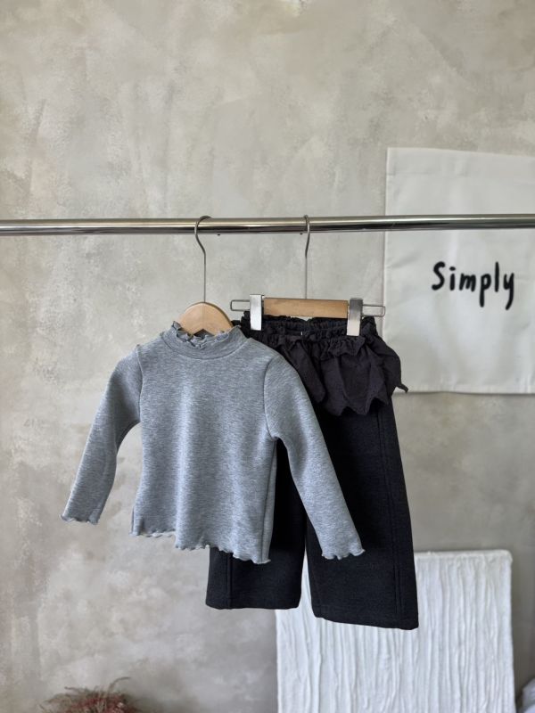 雙層木耳花邊加厚內搭上衣 