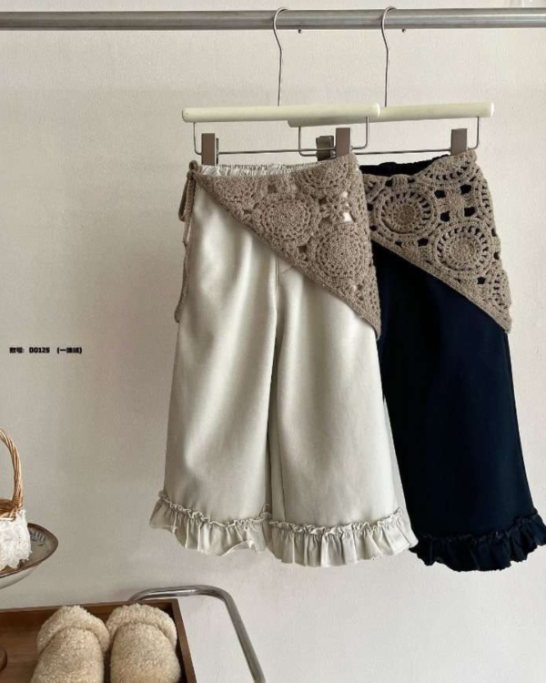 溫柔系花邊薄絨直筒長褲(含鉤花屁簾) 
