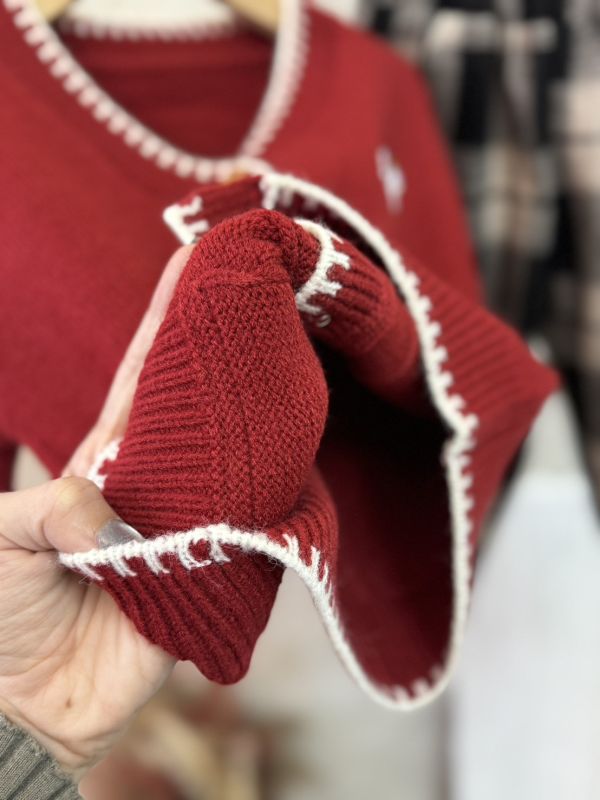 男女同款！小馬撞色縫線鉤花針織上衣/外套 