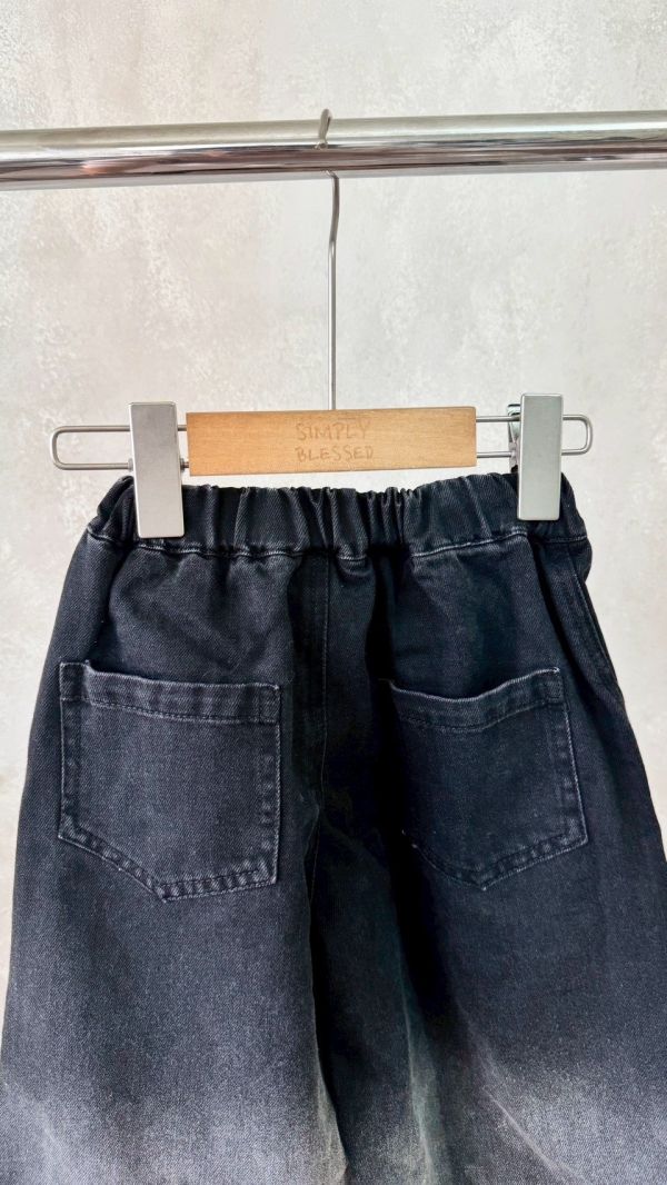 日系漸層刷色抽鬚寬牛仔褲 