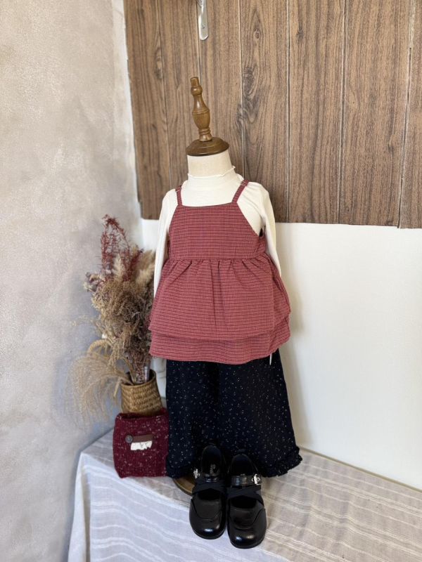 兩件套！格紋層次刺繡背心軟內搭上衣套組 