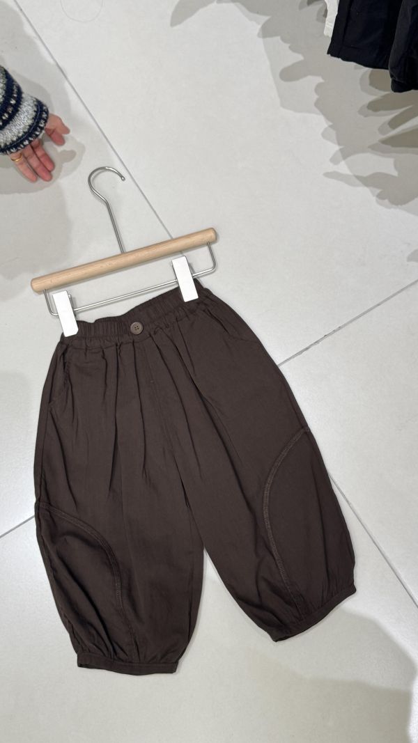 咖色小山丘刺繡口袋天絲棉褲(超舒服) 