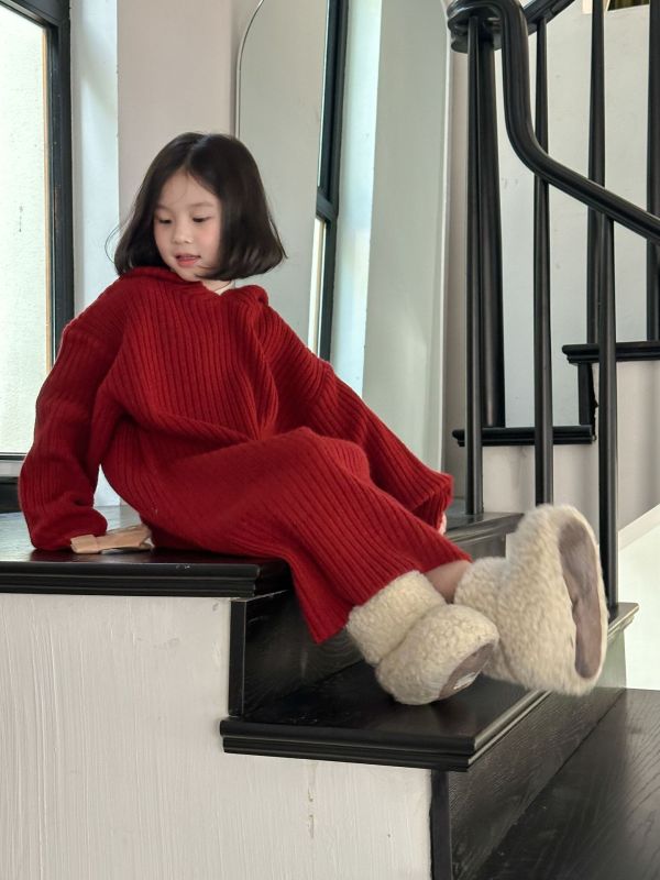 紅紅針織連帽連身長裙 