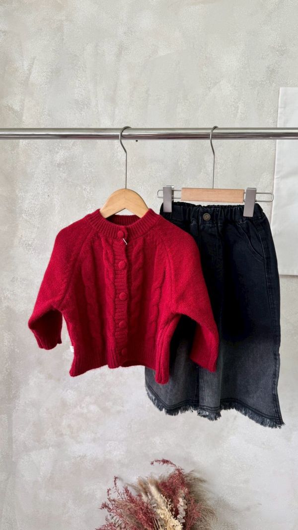 經典麻花紅針織外套 