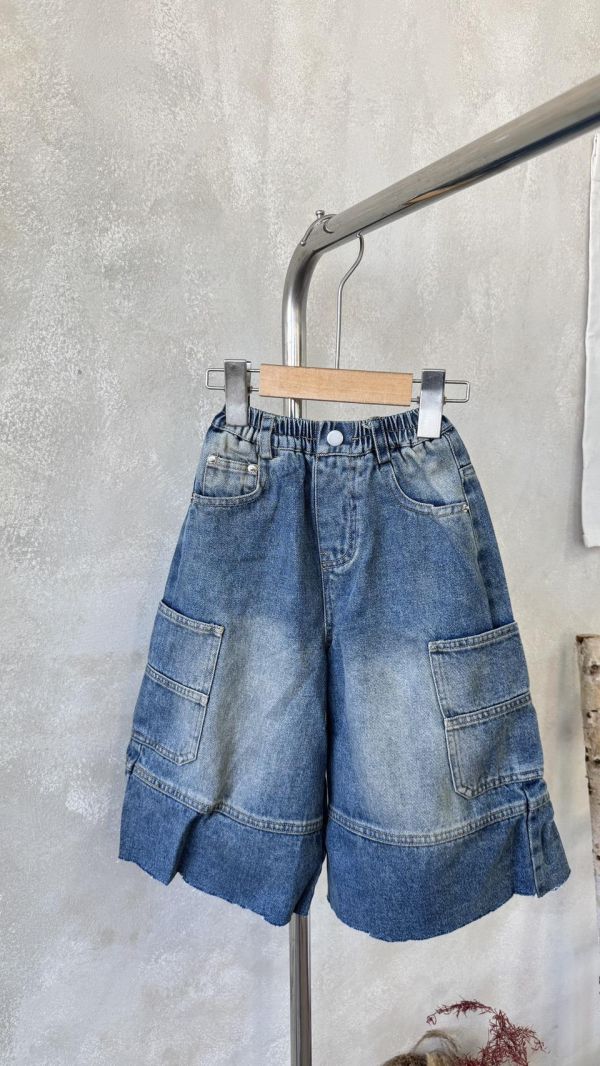 日系復古！刷色不收邊八分薄款寬牛仔褲 