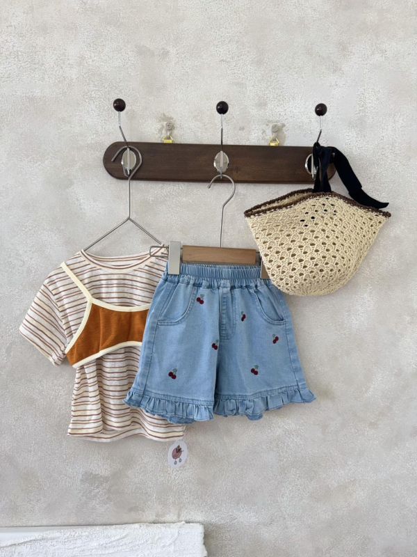 櫻桃刺繡花邊萊賽爾牛仔短褲 