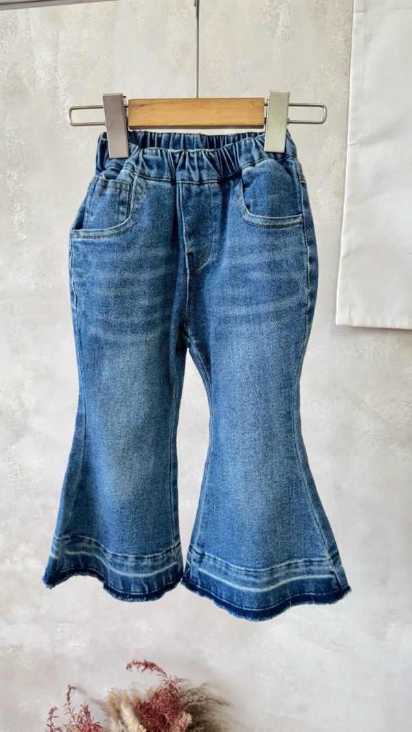 不收邊喇叭牛仔長褲 