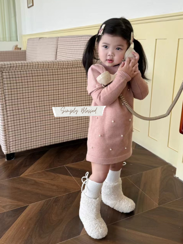 必帶款特色袖套珍珠公主袖針織連身裙 