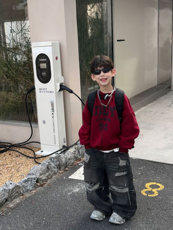 暗紅酷帥字母印刷美式刷絨上衣 