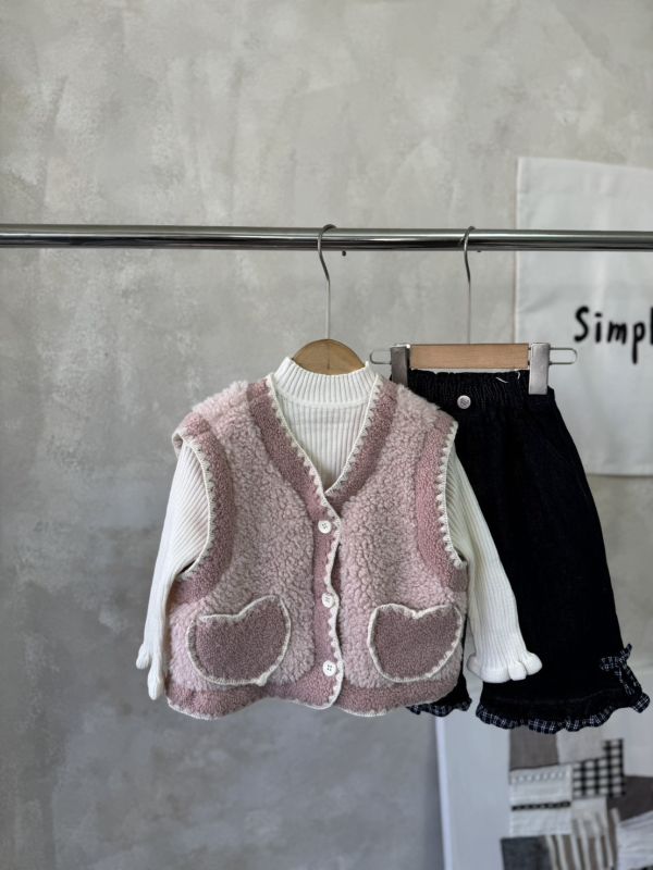 撞色鉤花愛心口袋粉色毛背心 