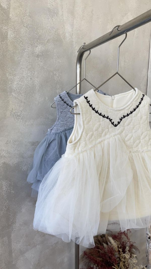 氣質女孩！刺繡不規則拼紗絨連身裙 