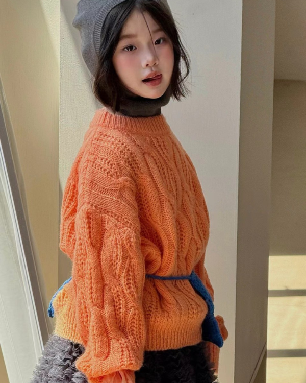 亮色系麻花中長款針織上衣(含羊毛) 