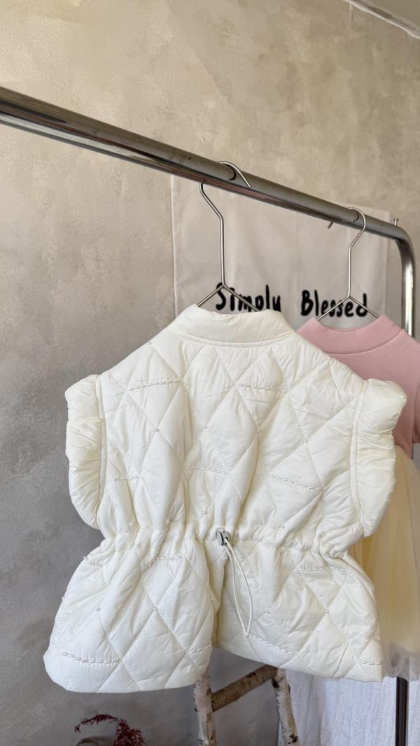 精緻優雅珍珠縫線鋪棉背心 