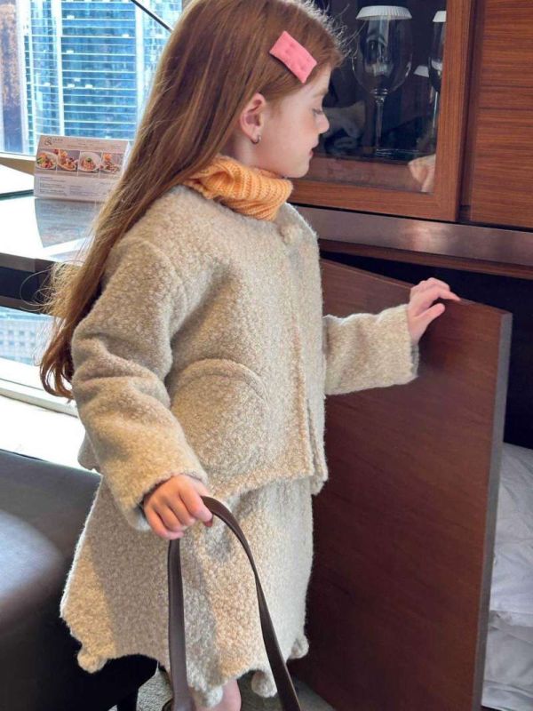 財閥千金毛呢外套球球短裙套裝 