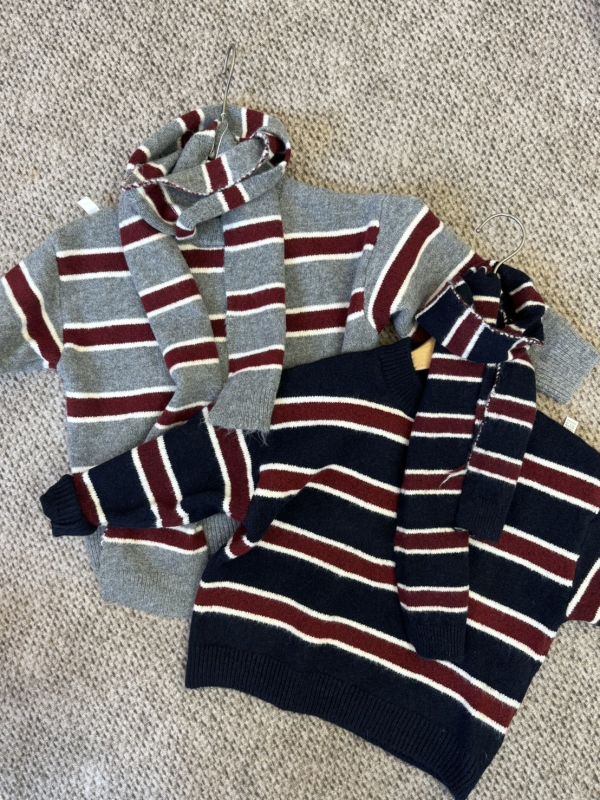 撞色條紋針織上衣(含同款圍巾) 