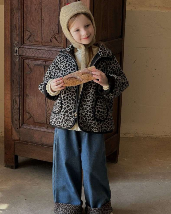 質感超好！皮滾邊拉鍊豹紋外套 