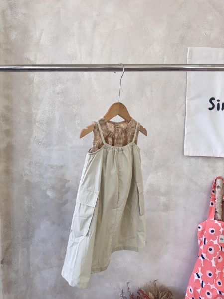 時髦甜酷工裝細肩連身裙(肩帶可調節) 