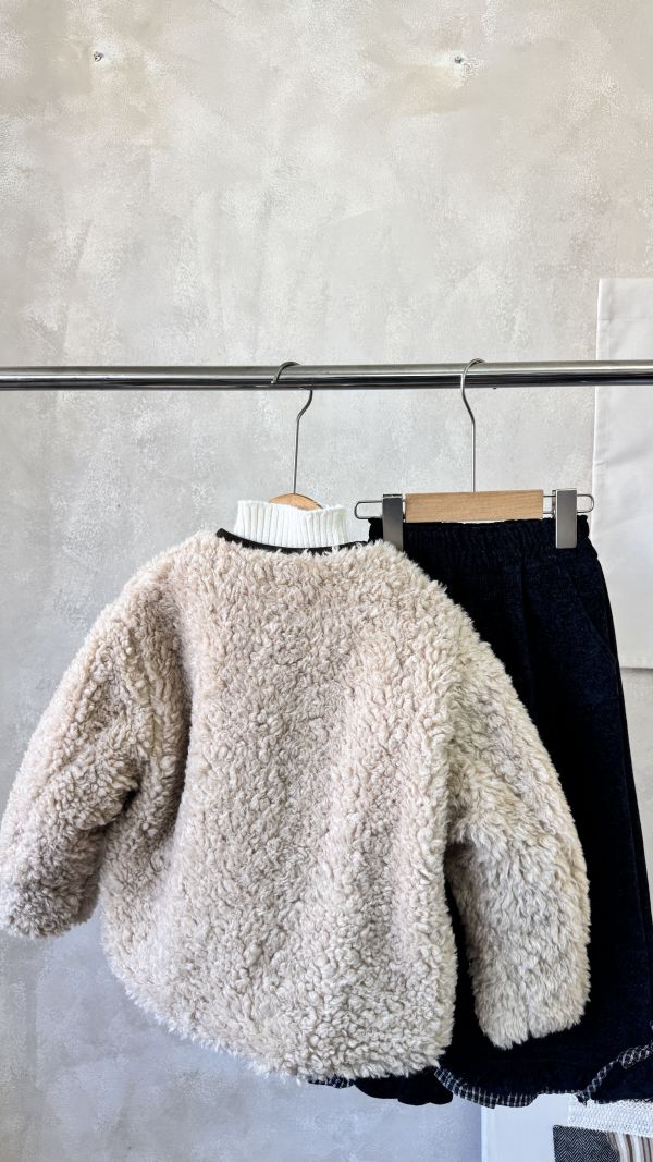 毛毛絨撞色線條外套 